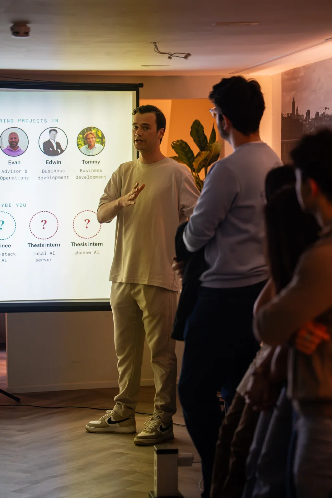 Sion Coolwijk presenting how the Datagrove team is growing